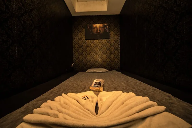 Elite Luxury Spa Kandivali West