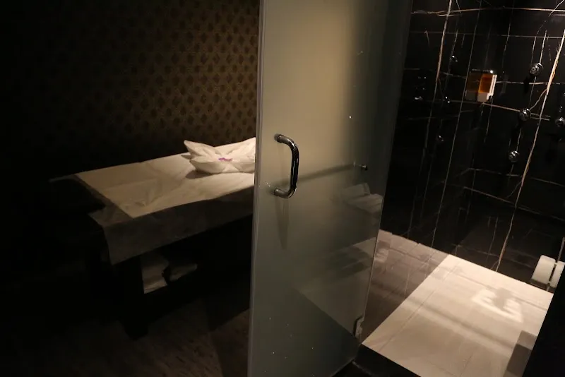 Elite Luxury Spa Kandivali West