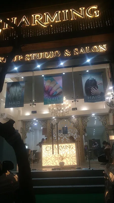 THE CHARMING SALON