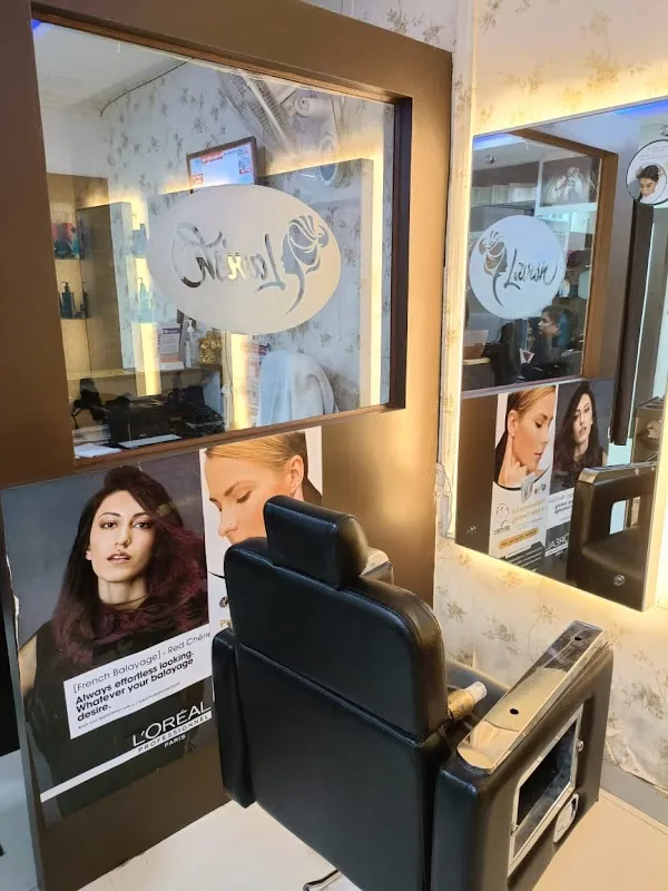 Lavish Family Salon Jharapada