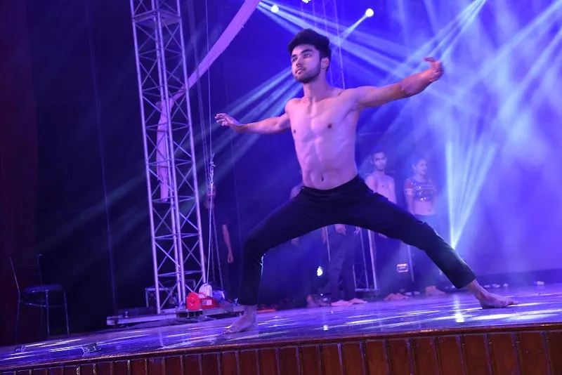 Buskers Dance Institute , Amba Bari