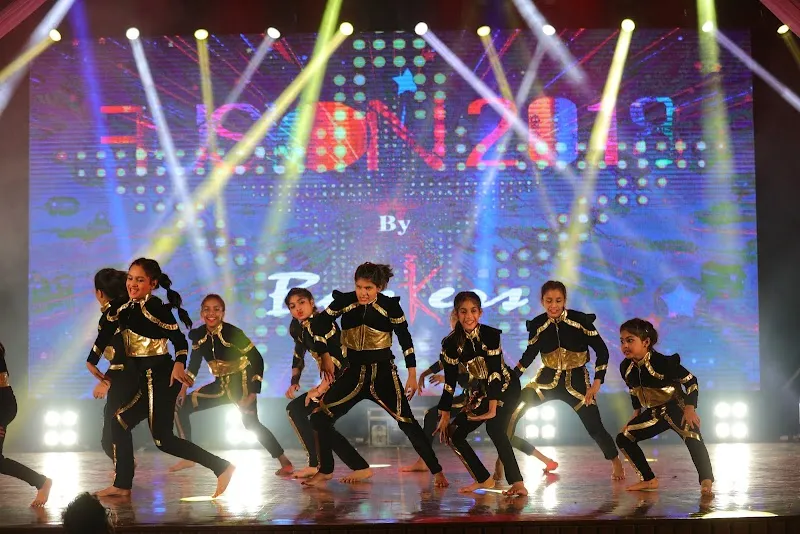 Buskers Dance Institute , Amba Bari