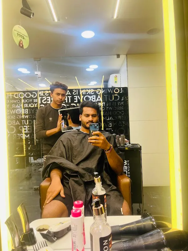 GREEN TRENDS UNISEX HAIR & STYLE SALON (separate floor for Men and Women)