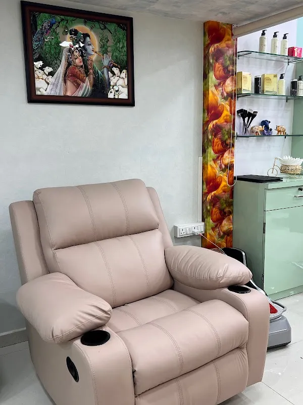 YOUNG LOOK BEAUTY SALON