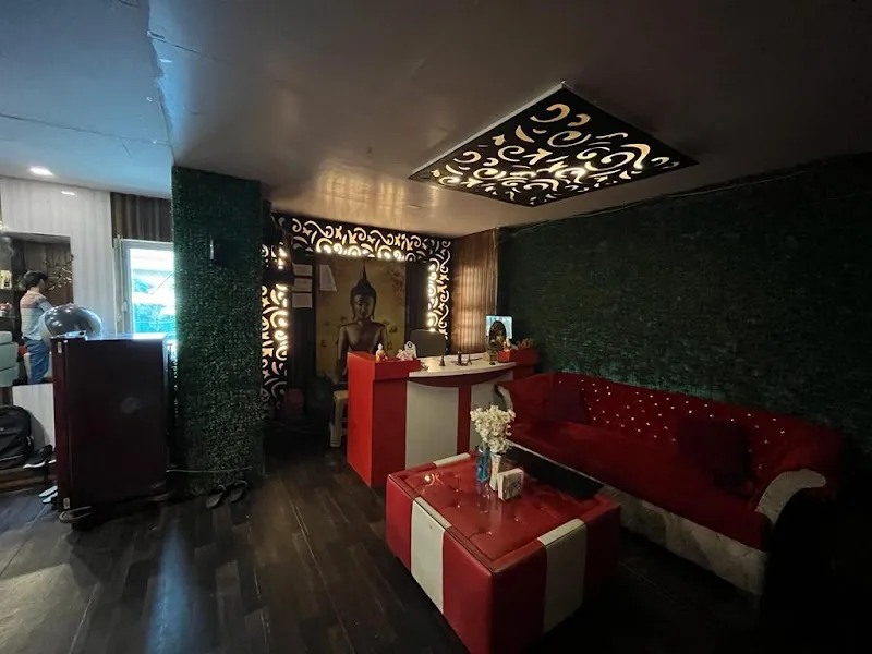 Glitz Spa And Unisex Salon