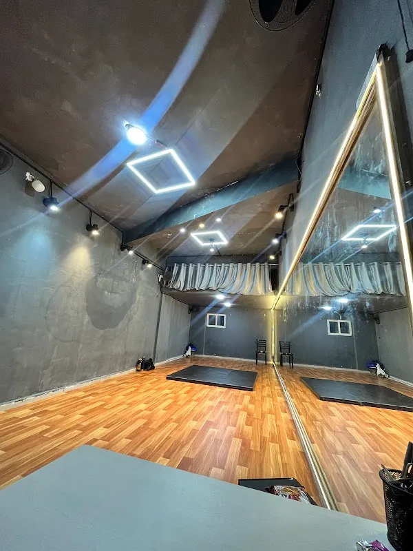 Remike Dance Studio