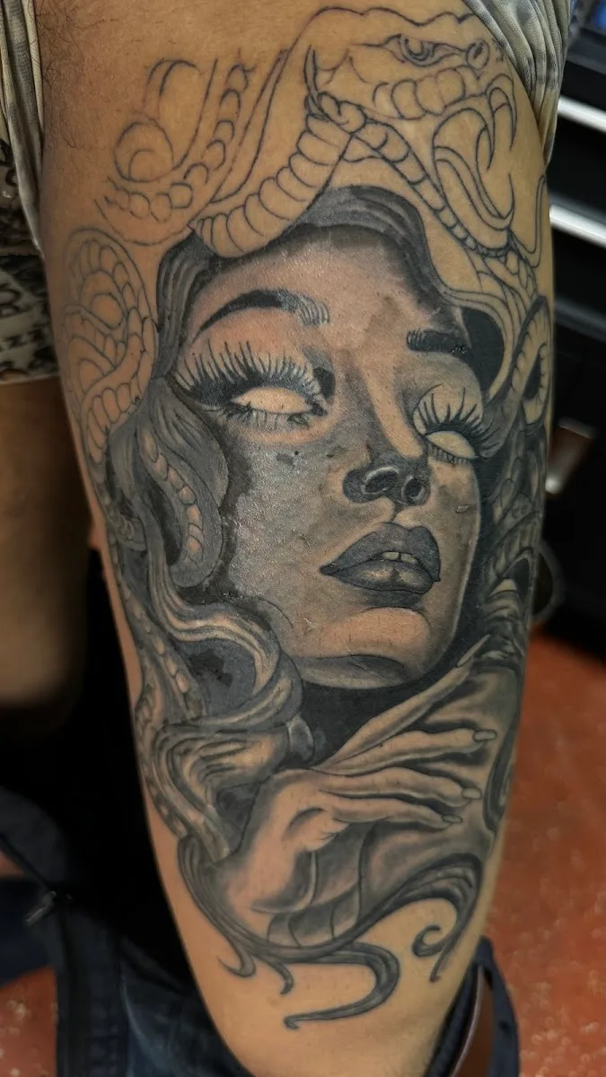 Black dark zone tattoo studio