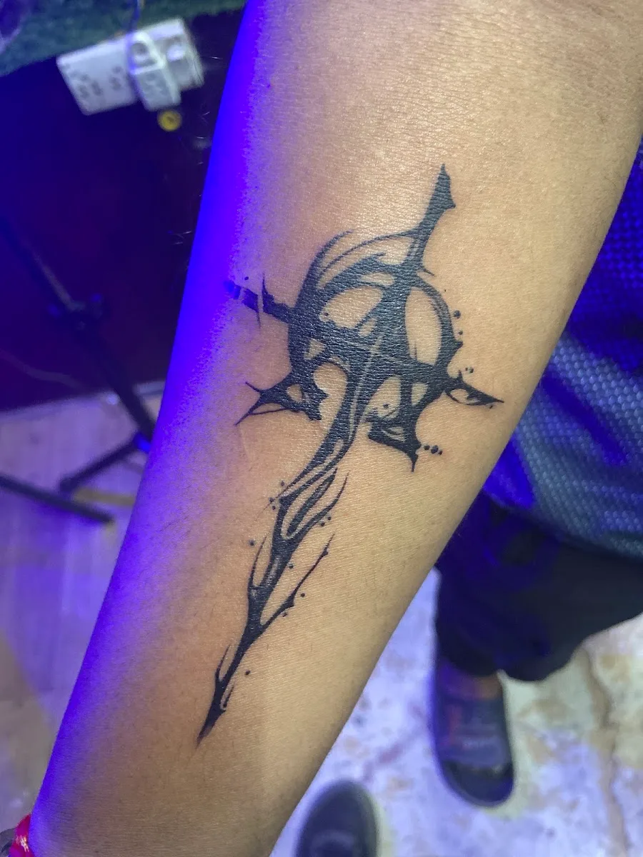 Black dark zone tattoo studio