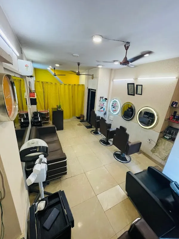 Myna Beauty Parlour