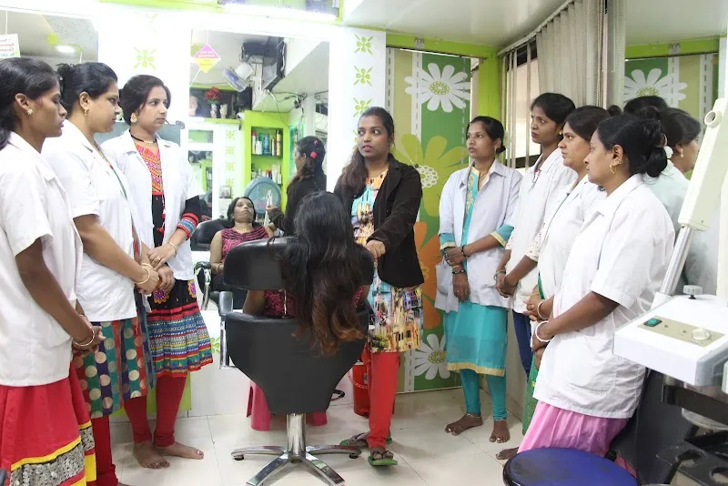Twinky's - HAIR | BEAUTY | SKIN (Beauty Parlour)