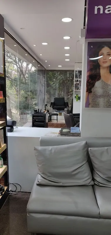 Naturals Salon & Spa