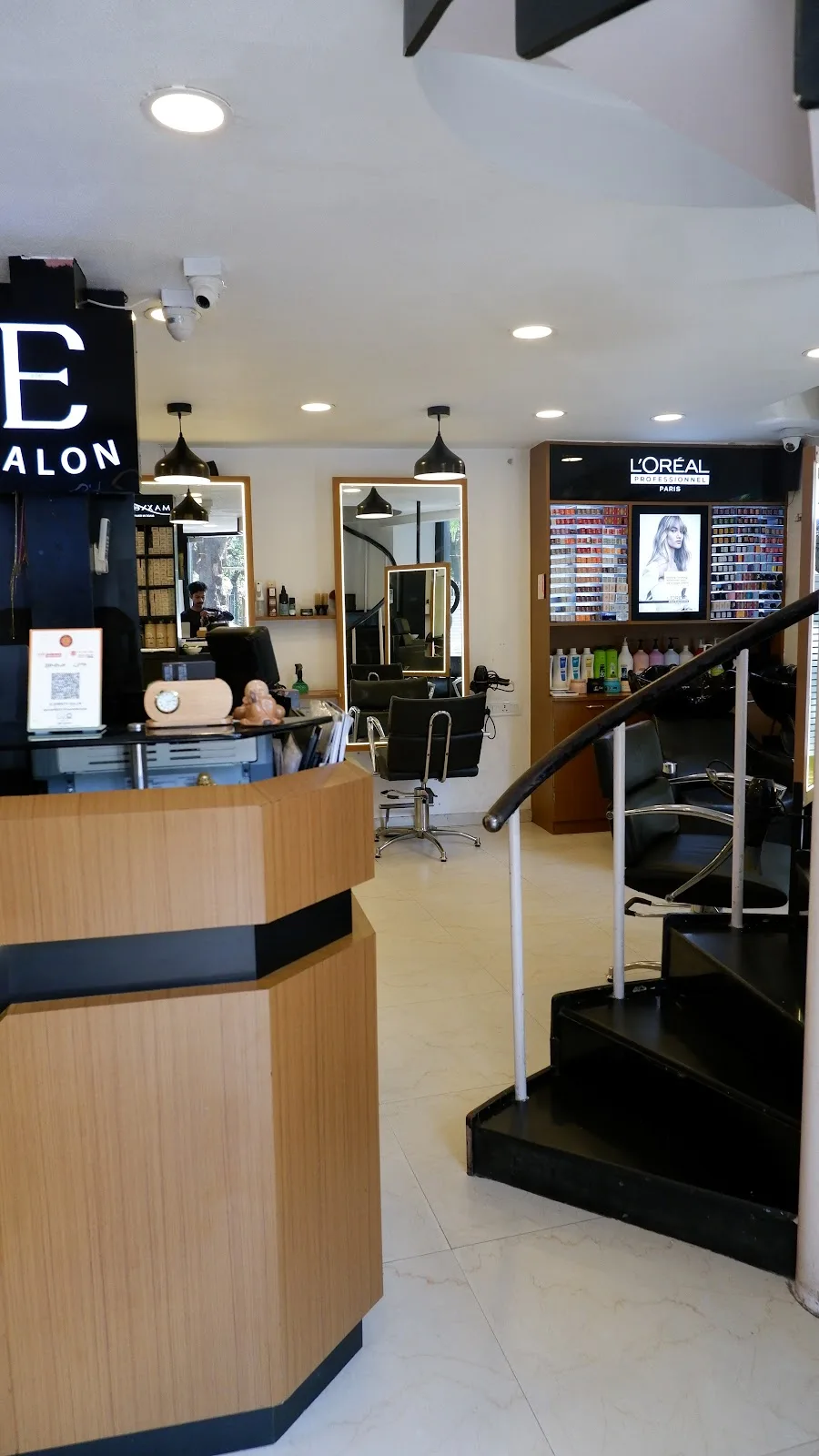 ELEMENTS SALON AND ACADEMY