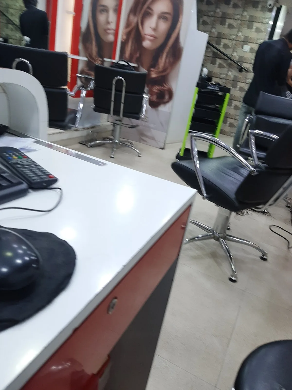 ELEMENTS SALON AND ACADEMY