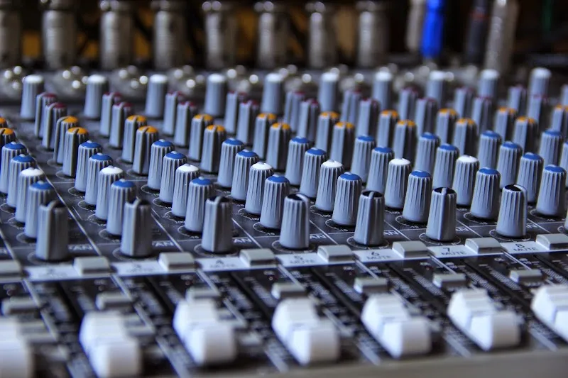 Swaranjali Studio Lucknow (Music Video Production)