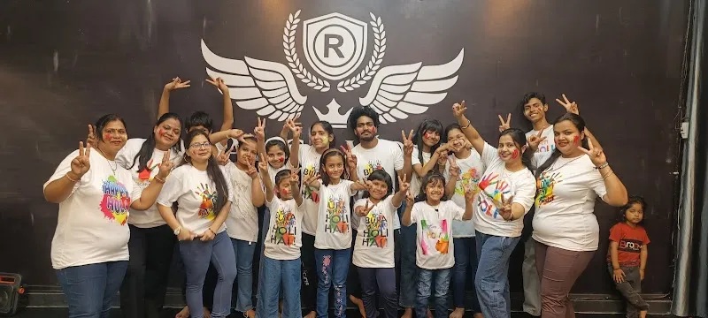 DANCE WORLD STUDIO