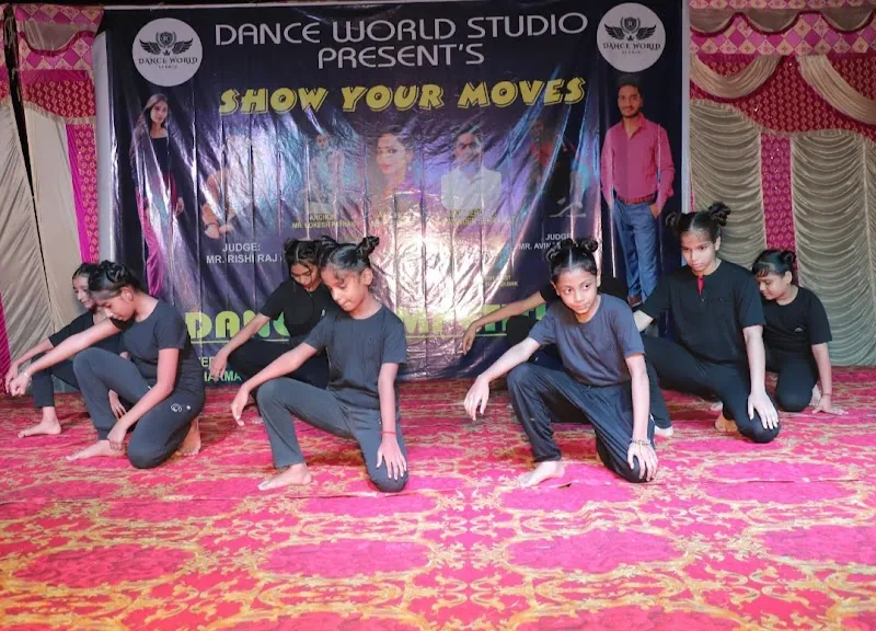 DANCE WORLD STUDIO