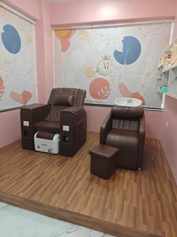 AJ Salon & Family Spa