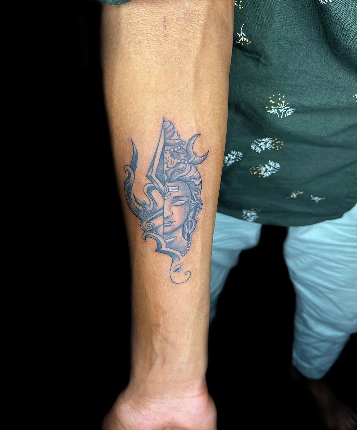 Knife and Needle Tattoo