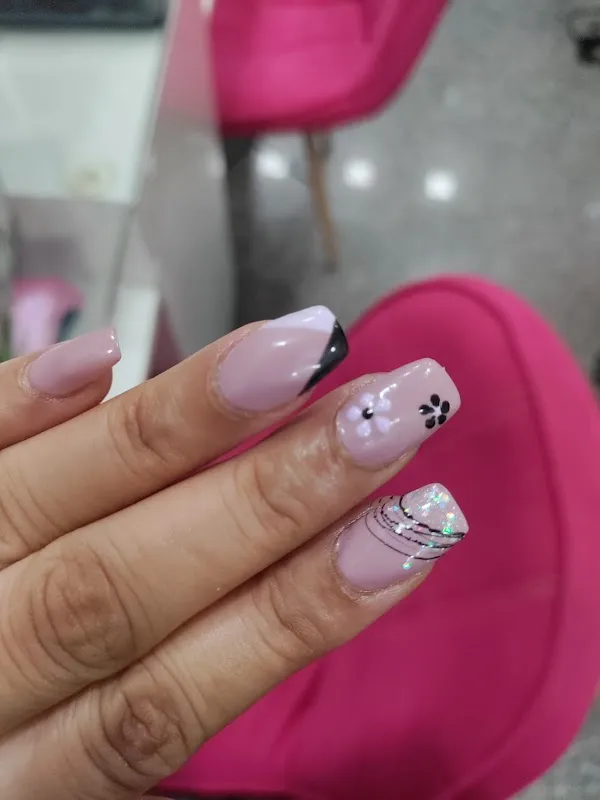 Archi Makeovers Unisex Salon