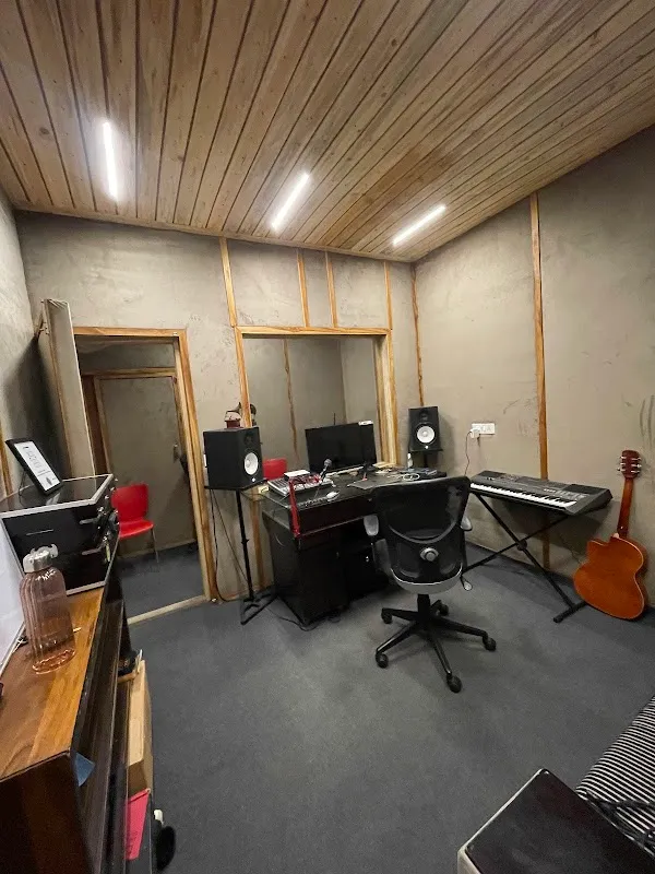 Dean Music Studio (Recording Studio)