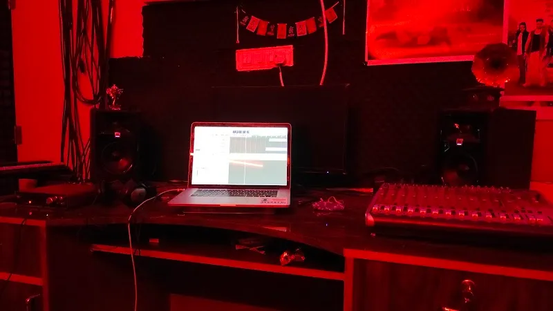 Dean Music Studio (Recording Studio)