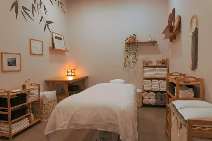 Rose Spa And Massage Service In Paharganj