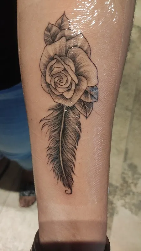 Sunskin Studio Tattoo • Piercing 彫日纹身
