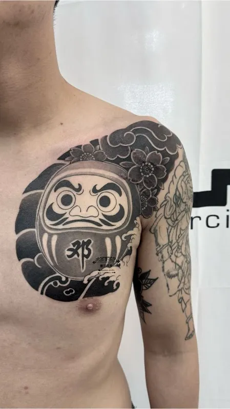 Sunskin Studio Tattoo • Piercing 彫日纹身