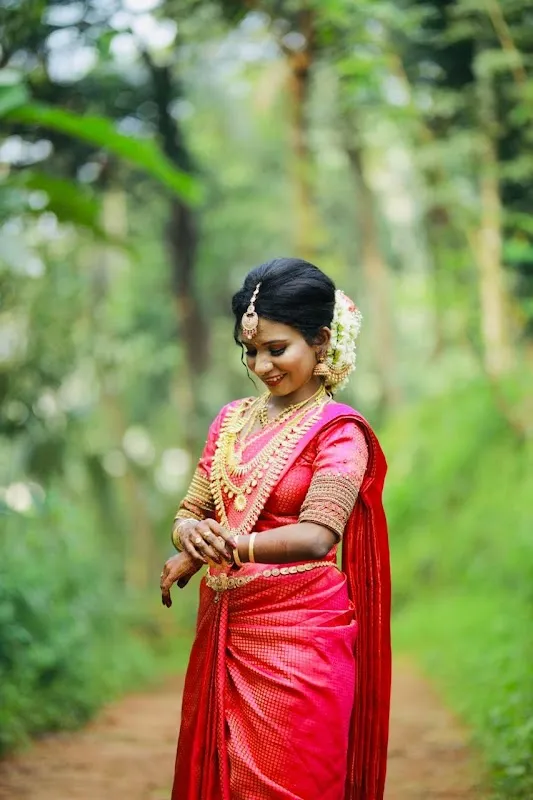 SRUTHI BRIDAL MAKE OVER STUDIO &LADIES KIDS SALOON