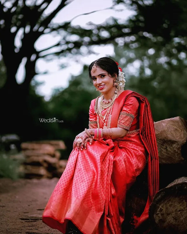SRUTHI BRIDAL MAKE OVER STUDIO &LADIES KIDS SALOON