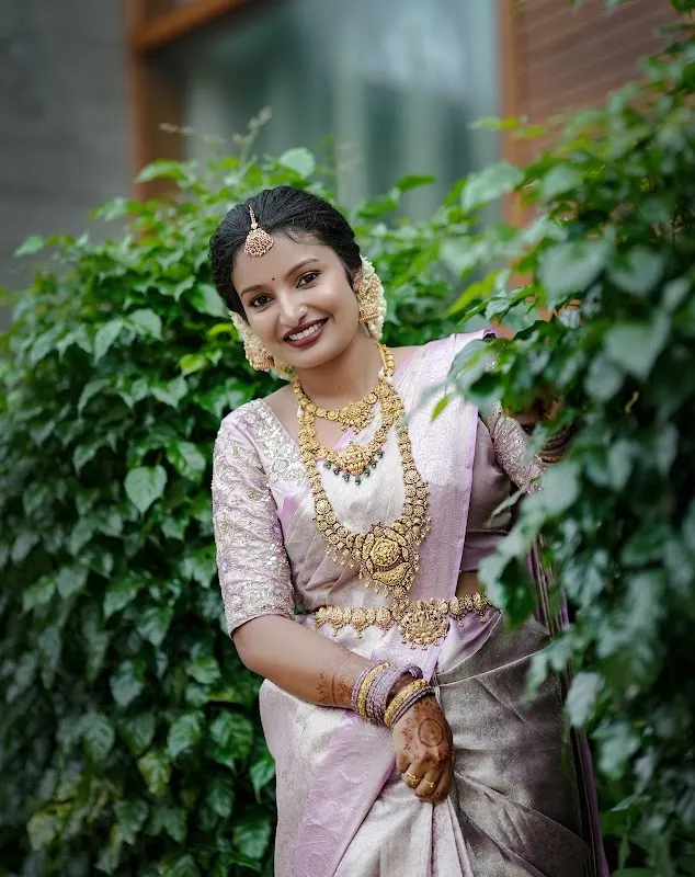 SRUTHI BRIDAL MAKE OVER STUDIO &LADIES KIDS SALOON