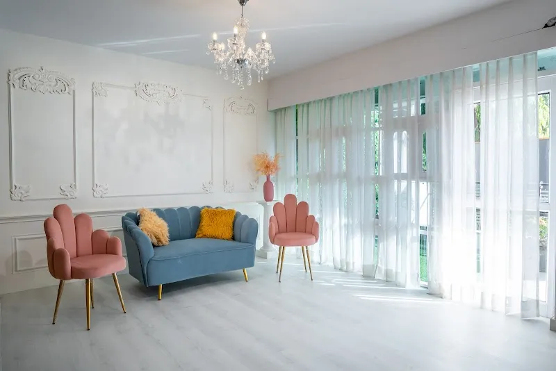 Clicks on Rent- A photoshoot location in Delhi