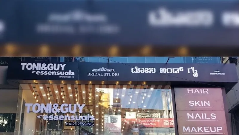 Toni & Guy essensuals