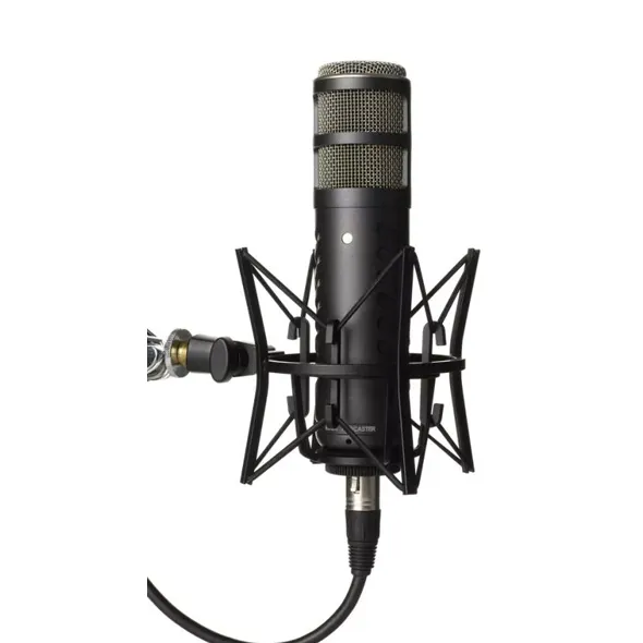 MICROPHONE PODCAST STUDIO