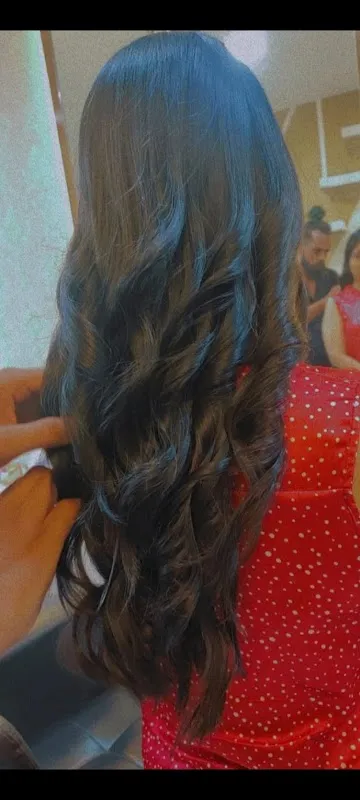 R Blunt Salon & Academy - Badlapur