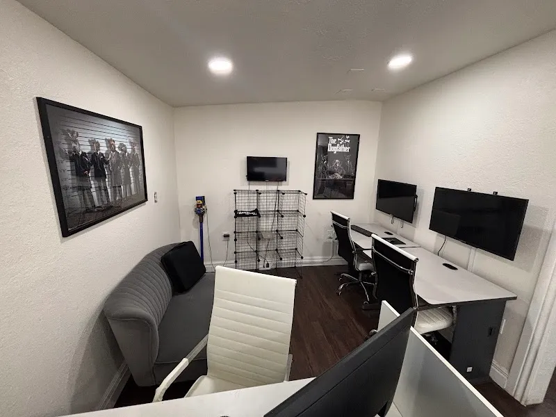AZ Pod Studio