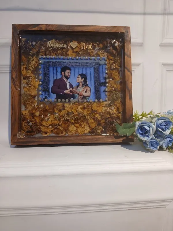 Flicker Colors - Resin Art Studio in Bangalore | Varmala Preservation | Flower Preservation | Resin wall Clock