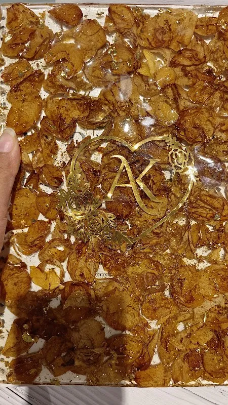 Flicker Colors - Resin Art Studio in Bangalore | Varmala Preservation | Flower Preservation | Resin wall Clock
