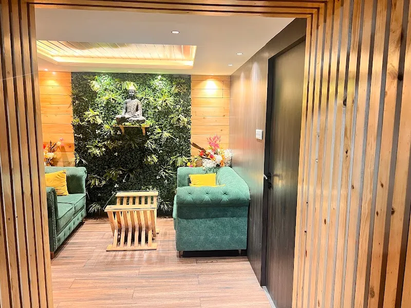 13 STUDIO SPA & UNISEX SALON
