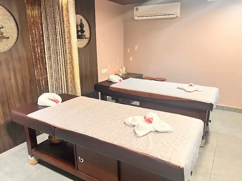 13 STUDIO SPA & UNISEX SALON