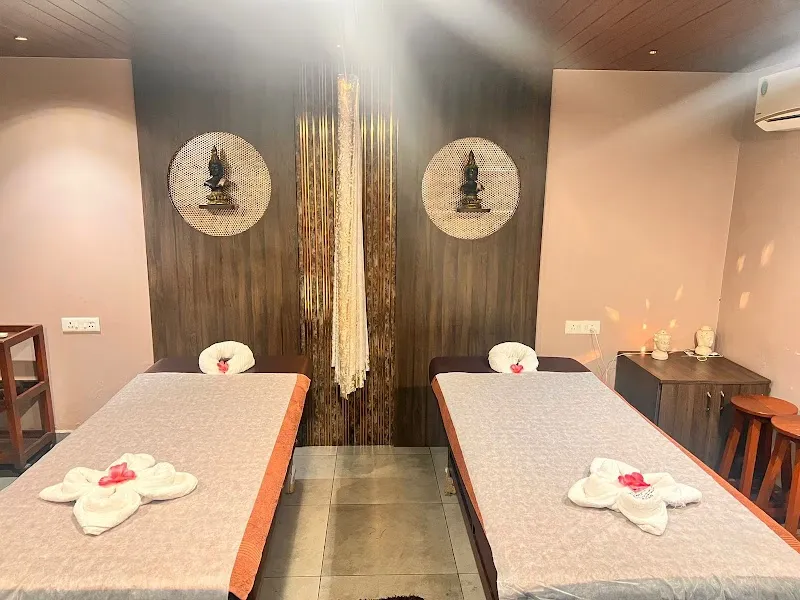 13 STUDIO SPA & UNISEX SALON