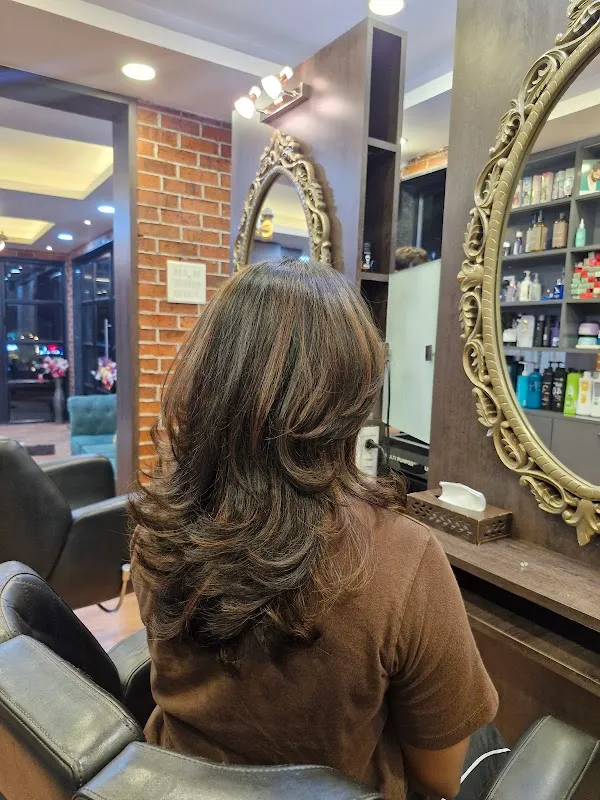 13 STUDIO SPA & UNISEX SALON