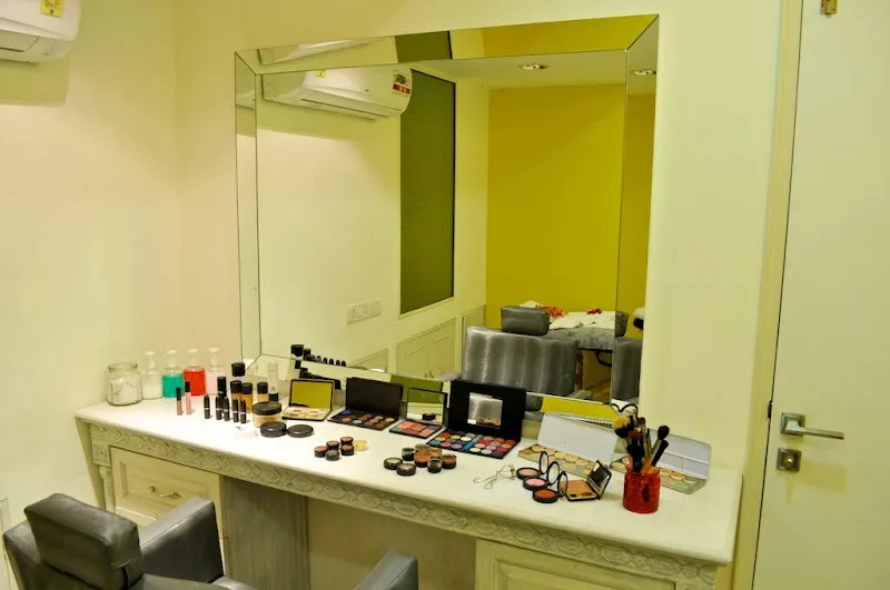 Portfolio Salon (previously Cut & Style) - Safdarjung Enclave, New Delhi