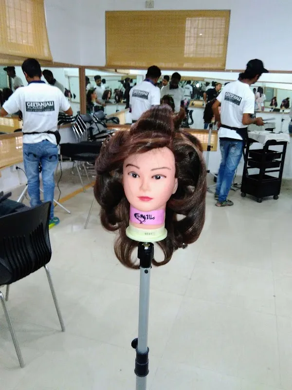IQRA UNISEX HAIR & BEAUTY SALON
