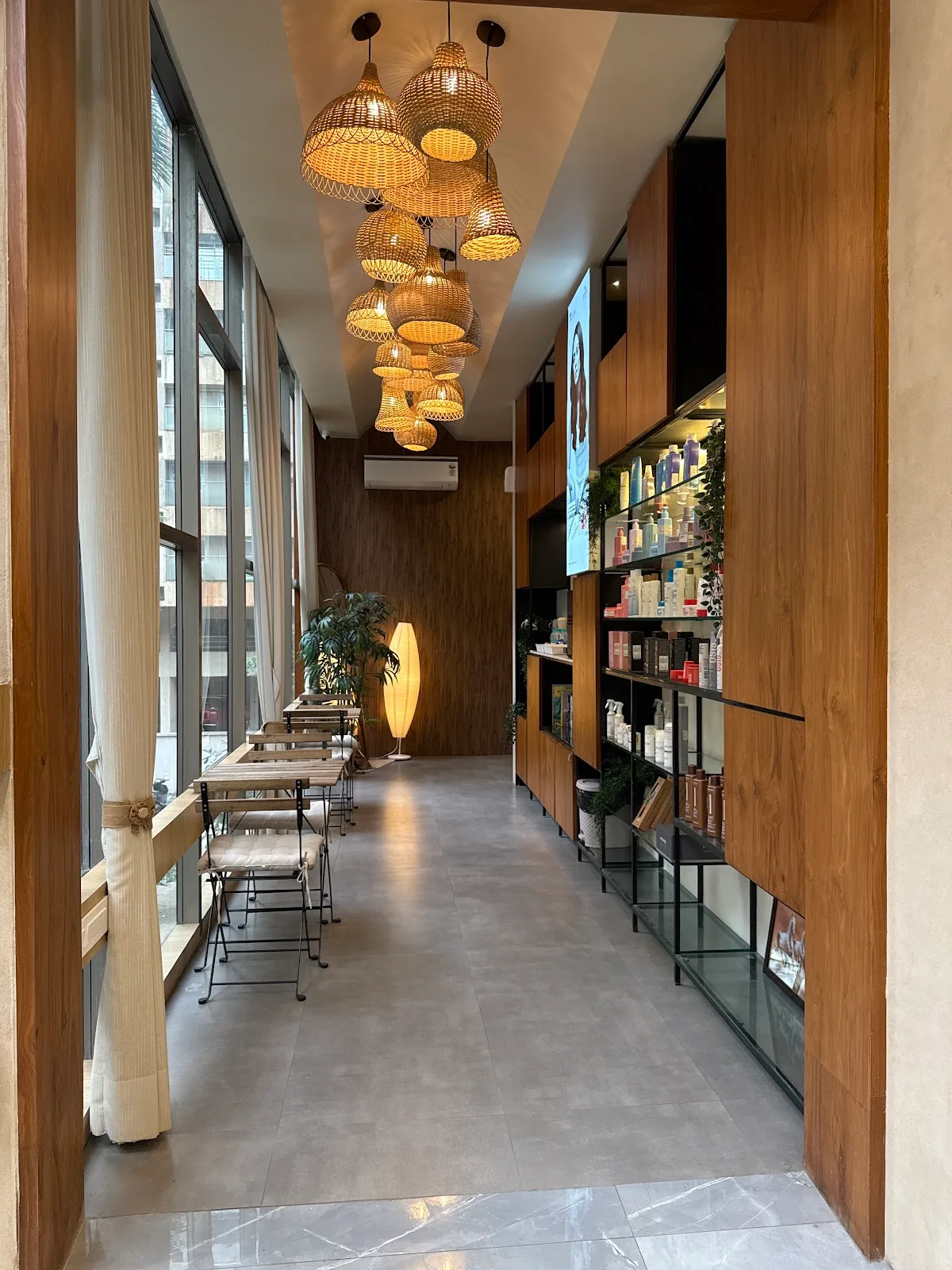 Splash Salon, Juhu