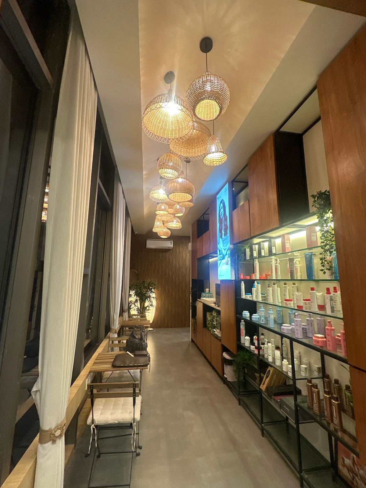 Splash Salon, Juhu