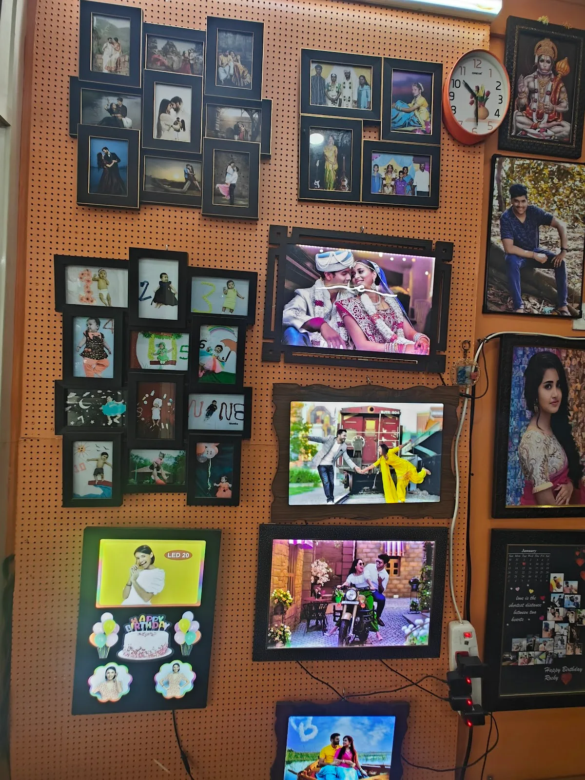 Karthik Photo Studio, Cyber cafe