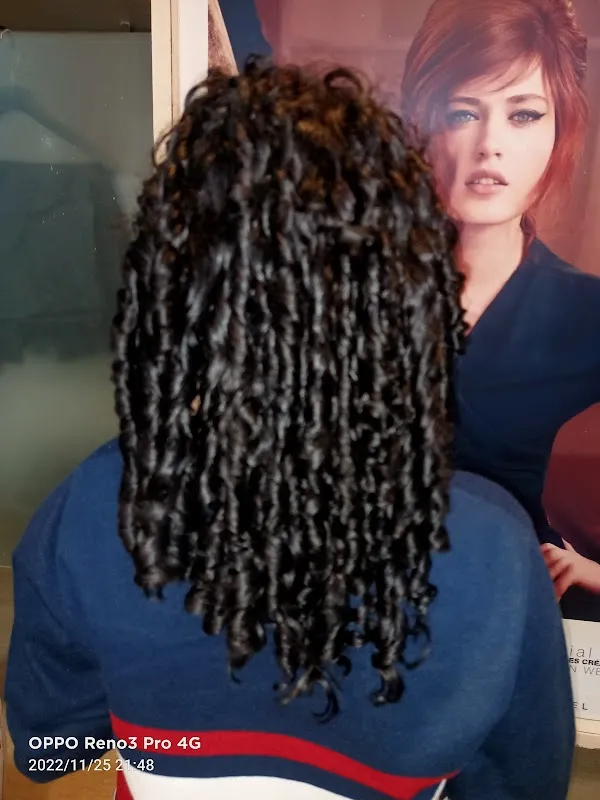 M PRIME UNISEX SALON