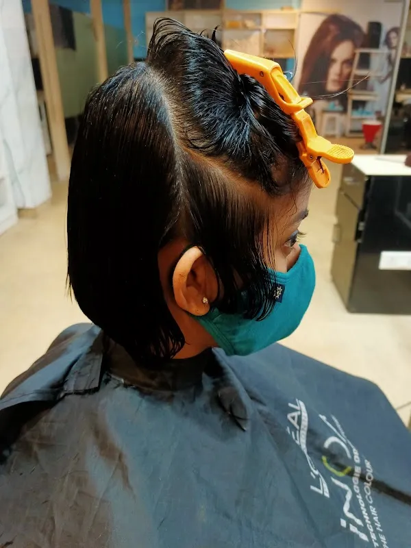 M PRIME UNISEX SALON