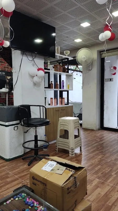 P M LOUIS UNISEX SALON